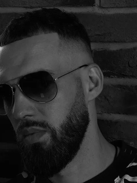 Борода и фейд — фирменный стиль Чёрной Кости